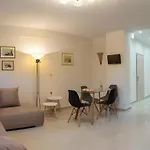 Apartment Meteoron Theasis