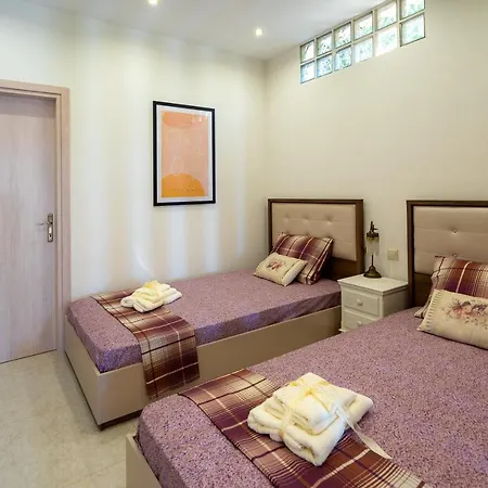 Meteoron Theasis Apartment *