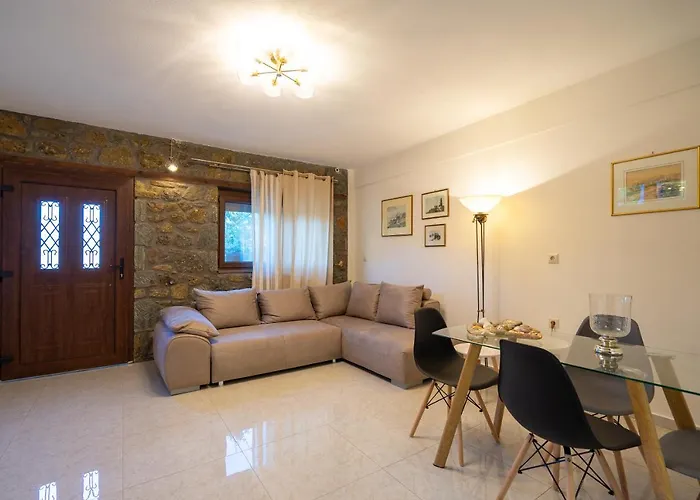 Apartament Meteoron Theasis *