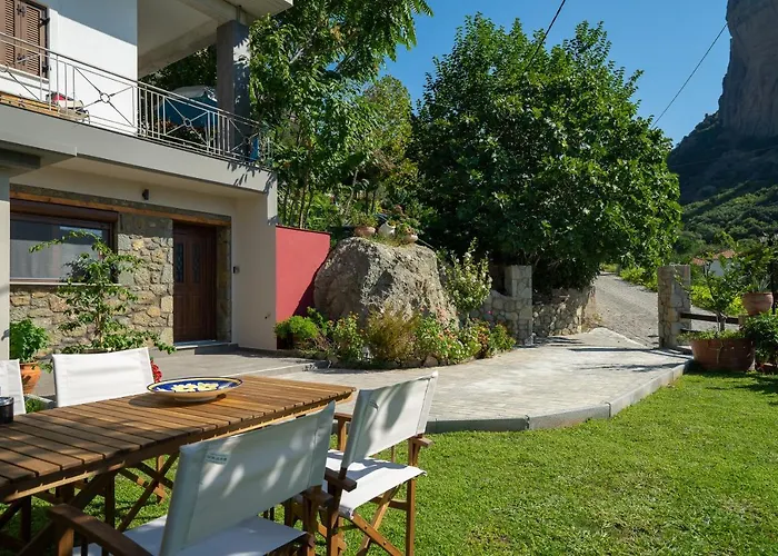 Meteoron Theasis Apartament *